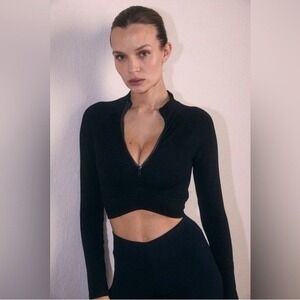 NWT Joja Exhale‎ Long Sleeve Half-Zip Crop Top in Black, Size XS